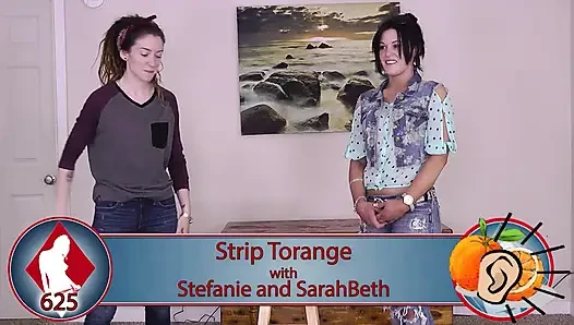 Stefanie ve SarahBet ile striptiz
