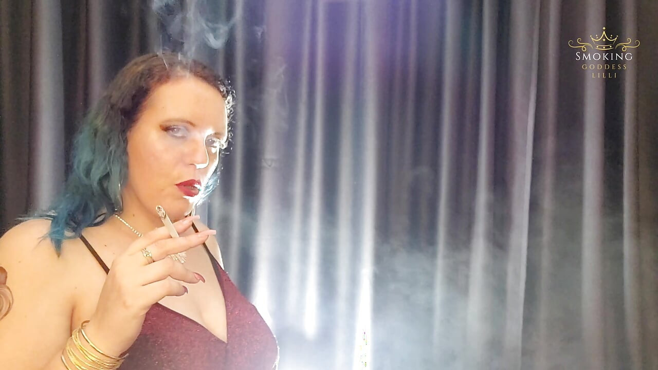 Lilli Smoking Vs120s