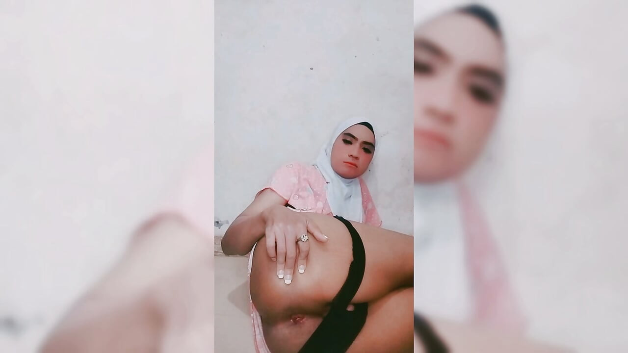 En primer plano: hijabi mariquita provoca que me pidas que me ponga así que lo hago