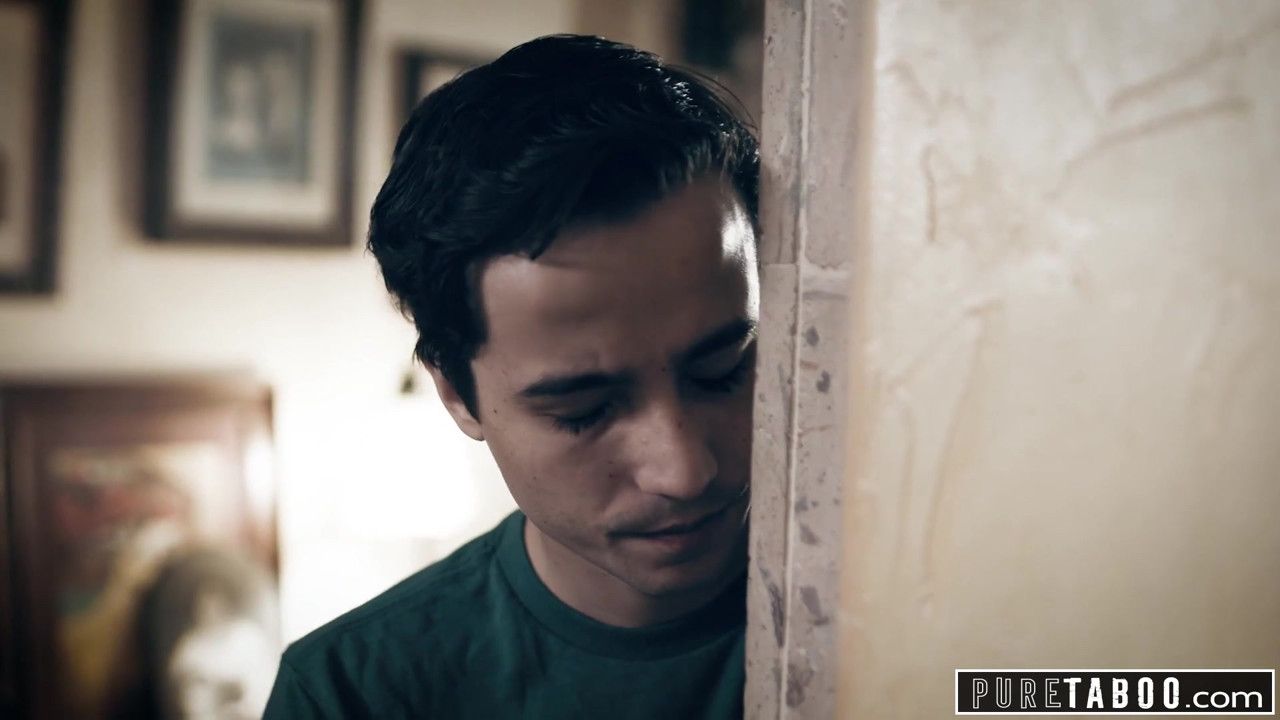 純粋なタブー嫉妬深い息子が継父を誘惑するために継母を誘惑する