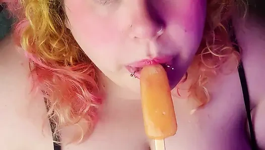 Strawbie popsicle time