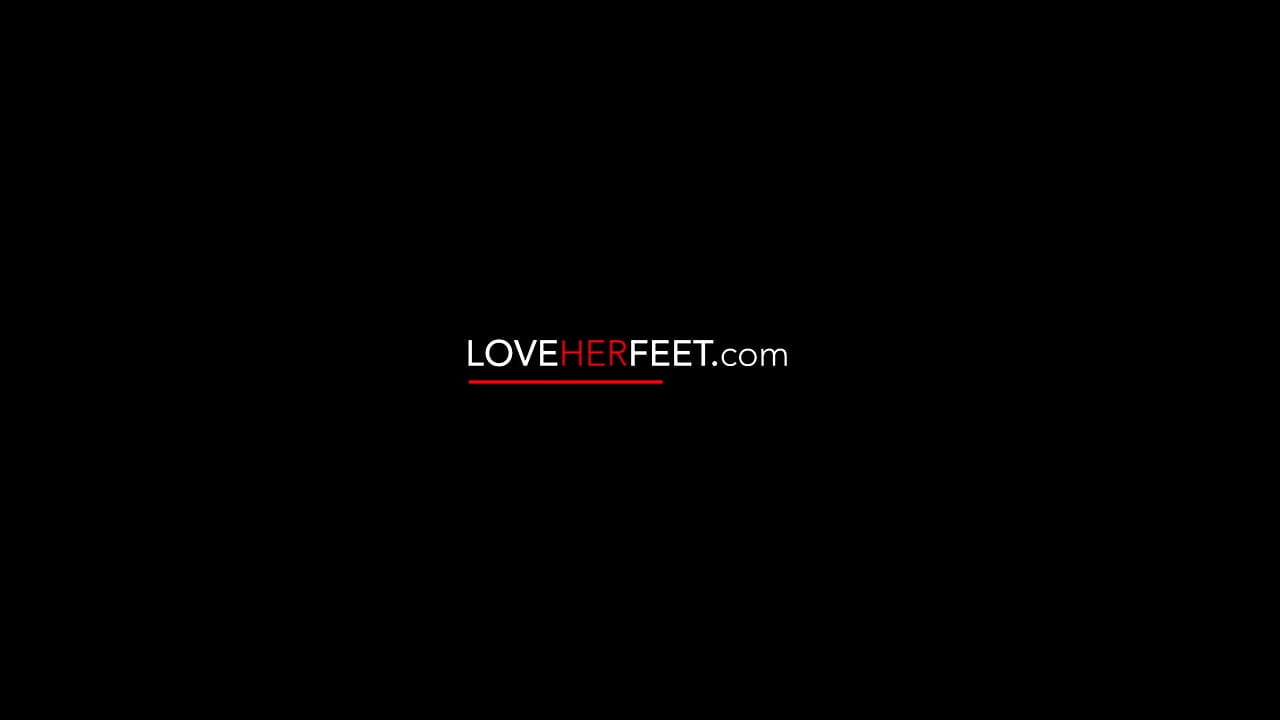 Sexy Feet Licking With Inked Amirah Adara and Kendra Cole