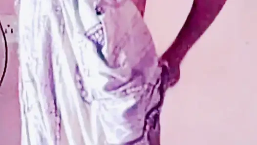 Büyük memeli evli eski kız arkadaşım elbisesini değiştiriyor videosunu gönderdi