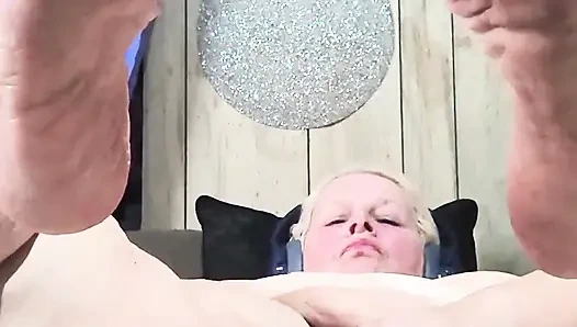 Sikişmek kadar büyük ıslak dildolar boşalmalı