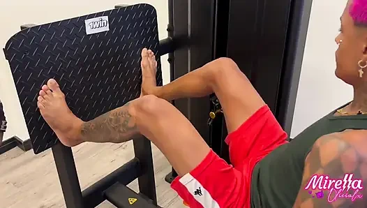 Ben Smart Fit'ten zayıf silikonlu kız