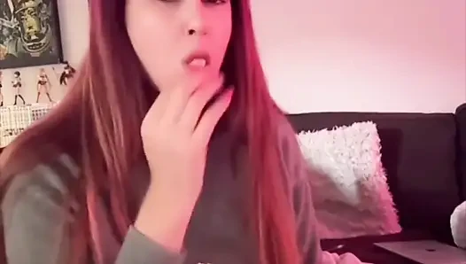 Приготовление пищи и поедание на камеру