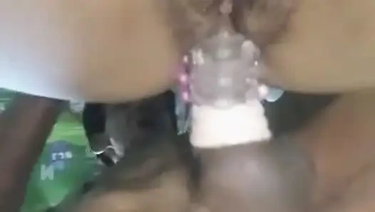 Tatmin orgazm olurken fışkırtıyor