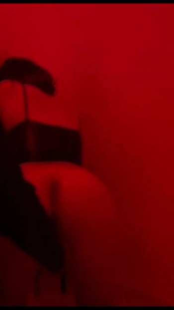 Ikonikus pillanat "amatőr ázsiai pár először próbálja ki a bdsm-et"