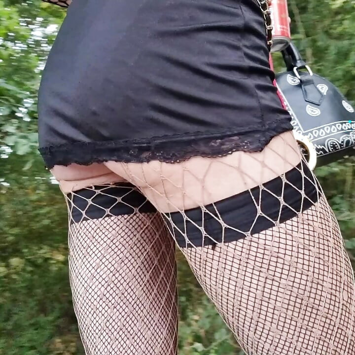 SchooL❣️Teacher shows off in the car park of La Faisanderie. [⁵Jul²⁶] ²⁰h ²³h VaneSsaBiTCHx PariSChienneTrvprod⁹¹