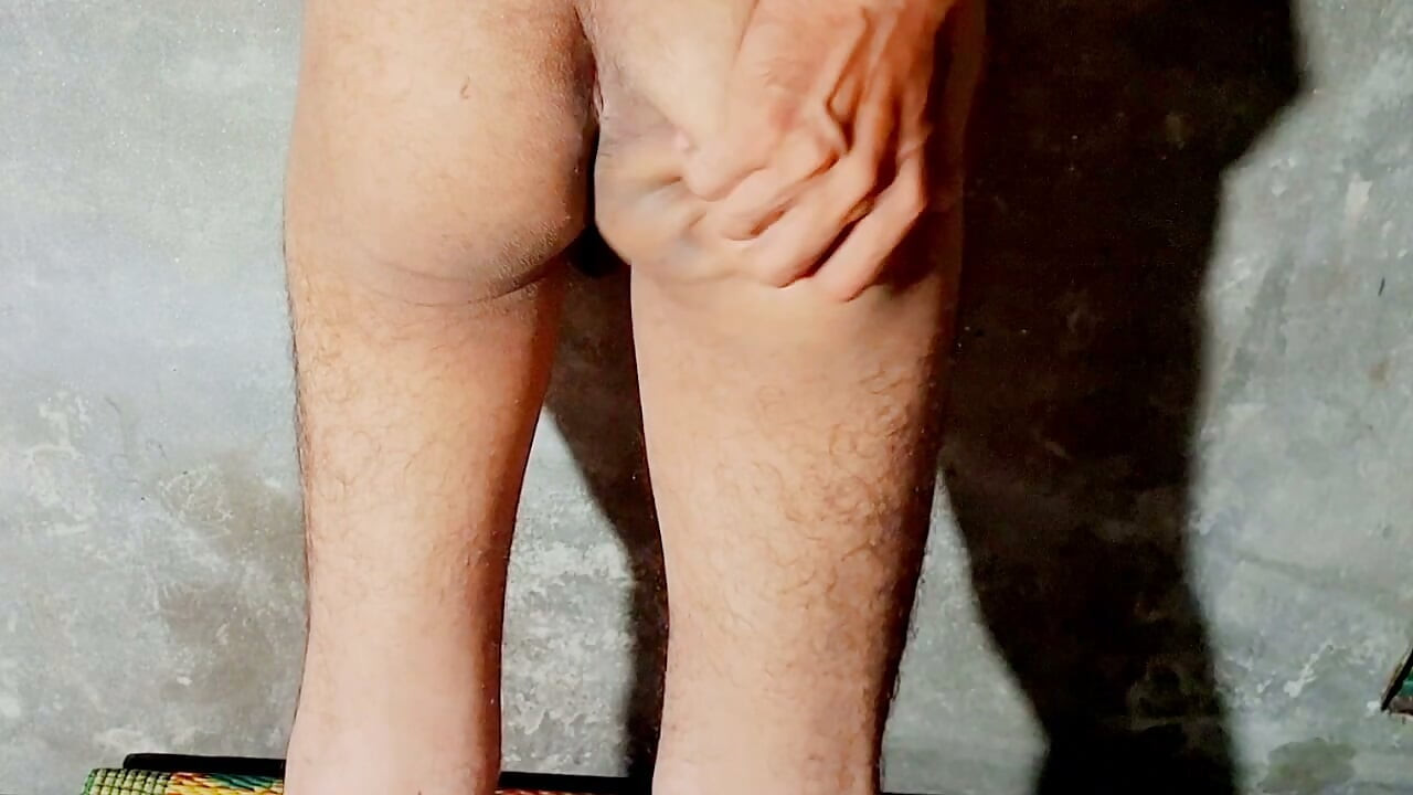 The boy used a condom in front of the camera in the locker room and showed his body very attractive.