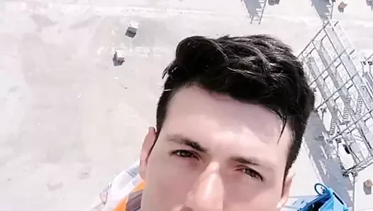 Amcam bana penisinin çok heyecanlı olduğunu gösteriyor