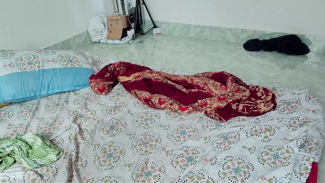 Shop keeper fuck chubby desi wife in storeroom bangla xxx