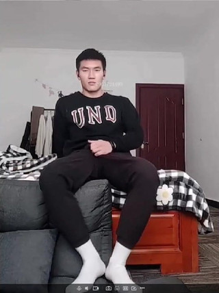 Chinese bodybuilder white crew sock solo