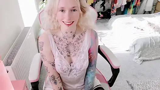 Memekmu muncrat ganas banget sampai muncrat - pov