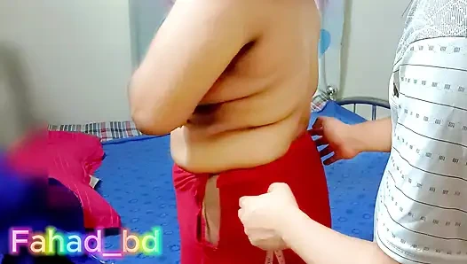 Шаловливая портная Tharki трахается с Boudi, часть - 1