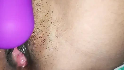 hindi neha 1st time pussy in vibretor cumshot  on pussy