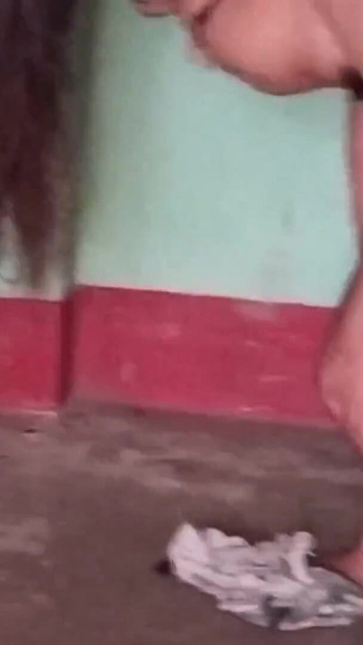 Stunning moment from "Indian hot girlfriend viral MMS  video"