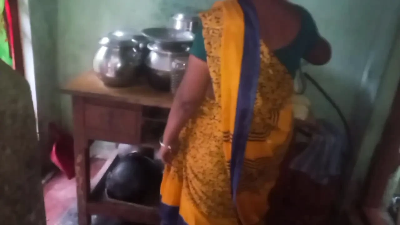 Eating pussy,couple,desi