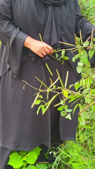 Teen (18+) Muslim Hijab girl from jungle - Outdoor Sex | Clip 1