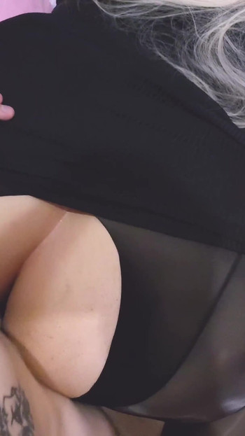 Saat yang menakjubkan dari "istri hot berkata untuk menyetubuhi pantatnya dan mendapatkan creampie anal"