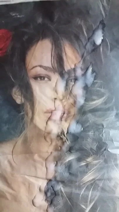 Трибьют спермы для Madalina Ghenea - большая порция спермы на газету