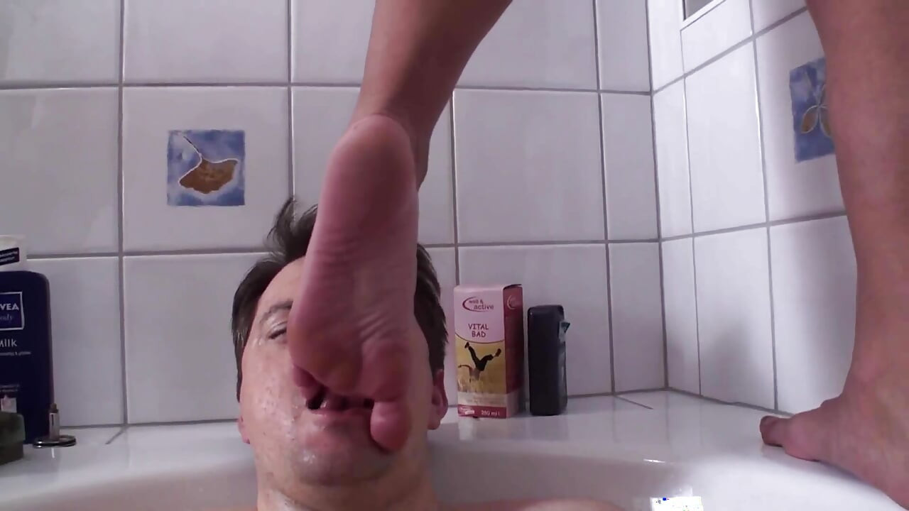 Chuva dourada no chuveiro