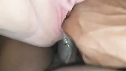 Youngenglishw - kontol besar pria kulit hitam lagi asik ngentot pantat sambil fingering memekku posisi reverse cowgirl sampai crot