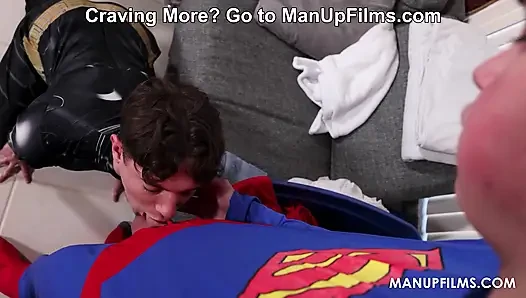 Adam Tyme ve Andy Adler Twinks Manupfilms'te cosplayde büyük yükleri paylaşıyor