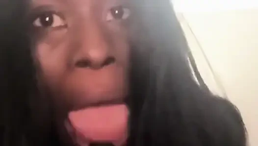 İzin ver senin için o yarağı emeyim üvey baba