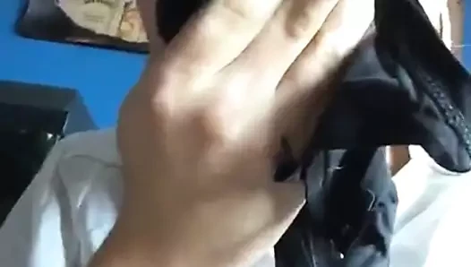 Kızkardeşler kirli tanga değil.