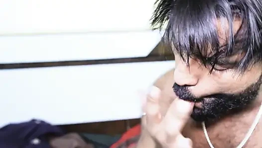 Desi bhabhi ne devar ko  bulakar chudai karvai