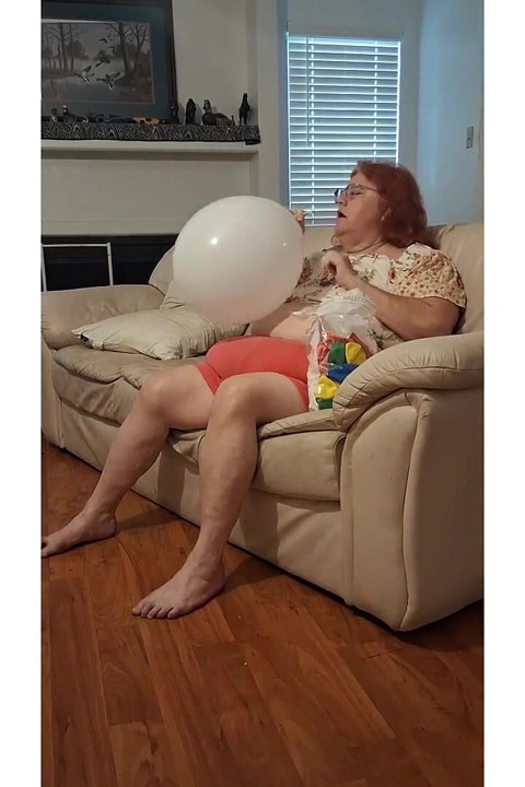 Büyük Güzellik Hemşiresi Vicki'nin Istediği Oral Seks Ve Pop Videosu