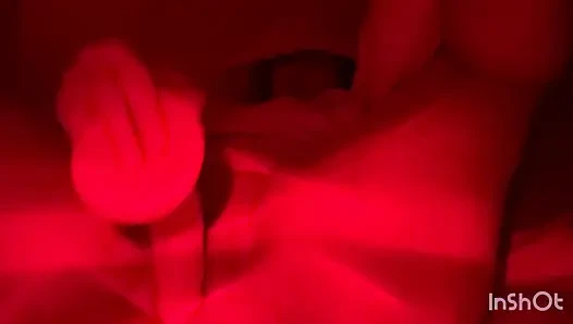 Adik tiri menyiapkan vaginanya.