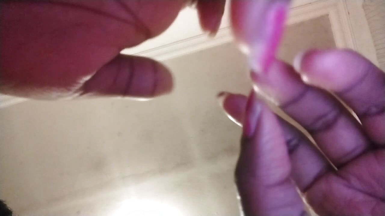 ¿Intentando deshacerse del esmalte de uñas de mis uñas pero fallando en la primera parte?