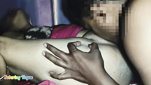 Индийская бенгальская дези бхабхи и друг Husbend слышу полный голос, очень жесткий Blawjab и вылизанный секс с киской