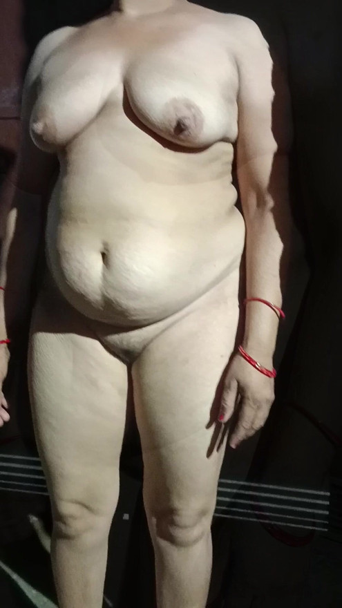 Dehati bhabhi ke big boobs and big ass