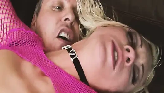 Сцена вечеринки с трусиками - 3_Sexy стройная блондинка в нижнем белье получает жесткий трах