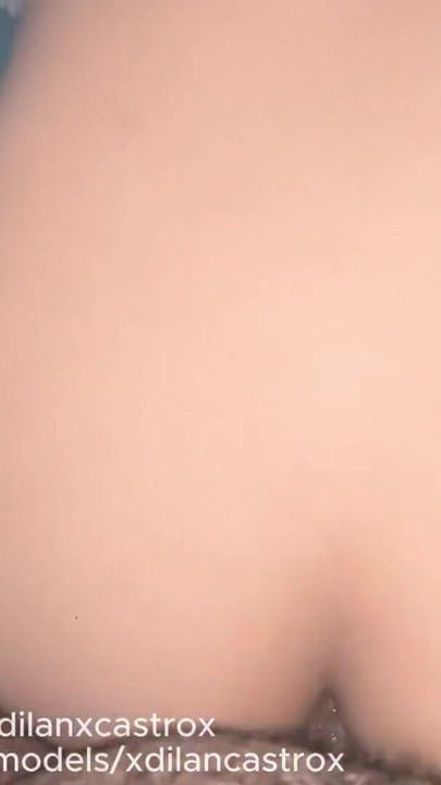 POV 異性愛者 好奇心がゲイのツインクと裸でセックスし、彼女の中出しのアナルに射精 |クリップ1