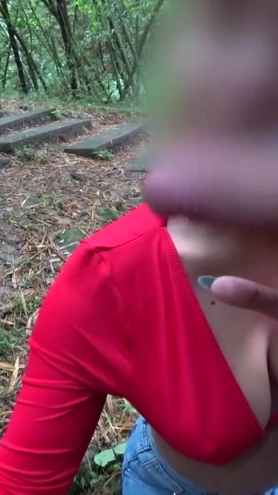 森林冒险 第一部分：鸡巴失控地暴露 “在你射精之前我不会放手的！” |剪辑 3