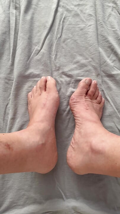 Cum on feet