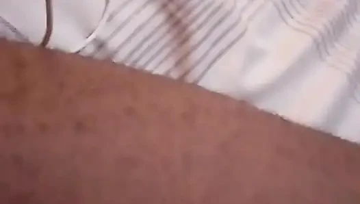 Ben şarkı söylerken yarak yükseltiyor