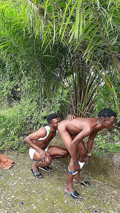 Ebony Black Bareback Outdoor Sex