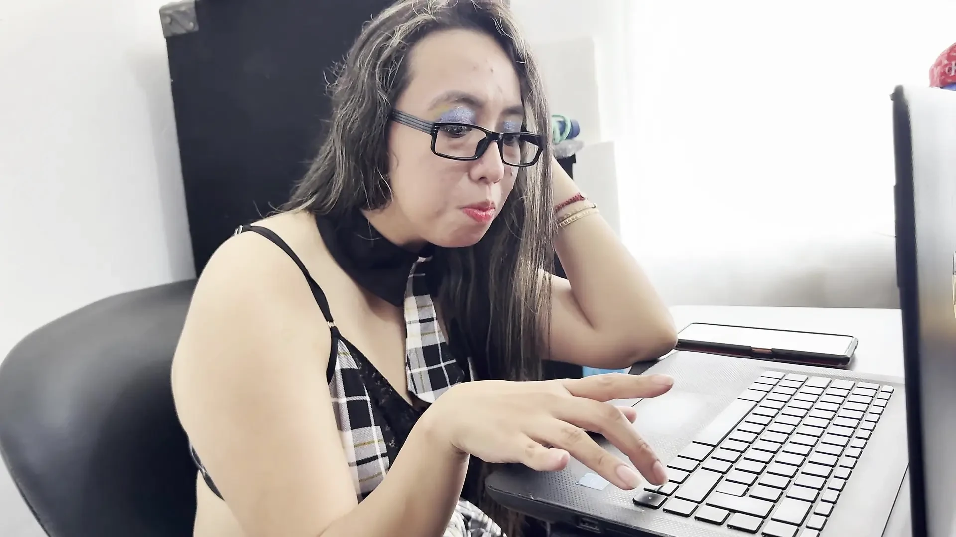 She had a big anal opening!! The day my teacher invited me to her house