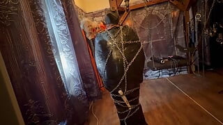 第2部分：- 多米娜萨塔纳和包人在托盘包装和链条。