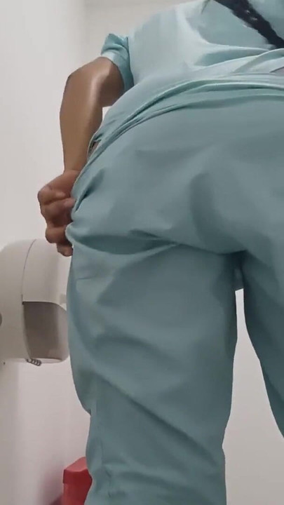 Zadivljujući trenutak iz "Kamera u kupaonici uhvatila medicinsku sestru kako piša"