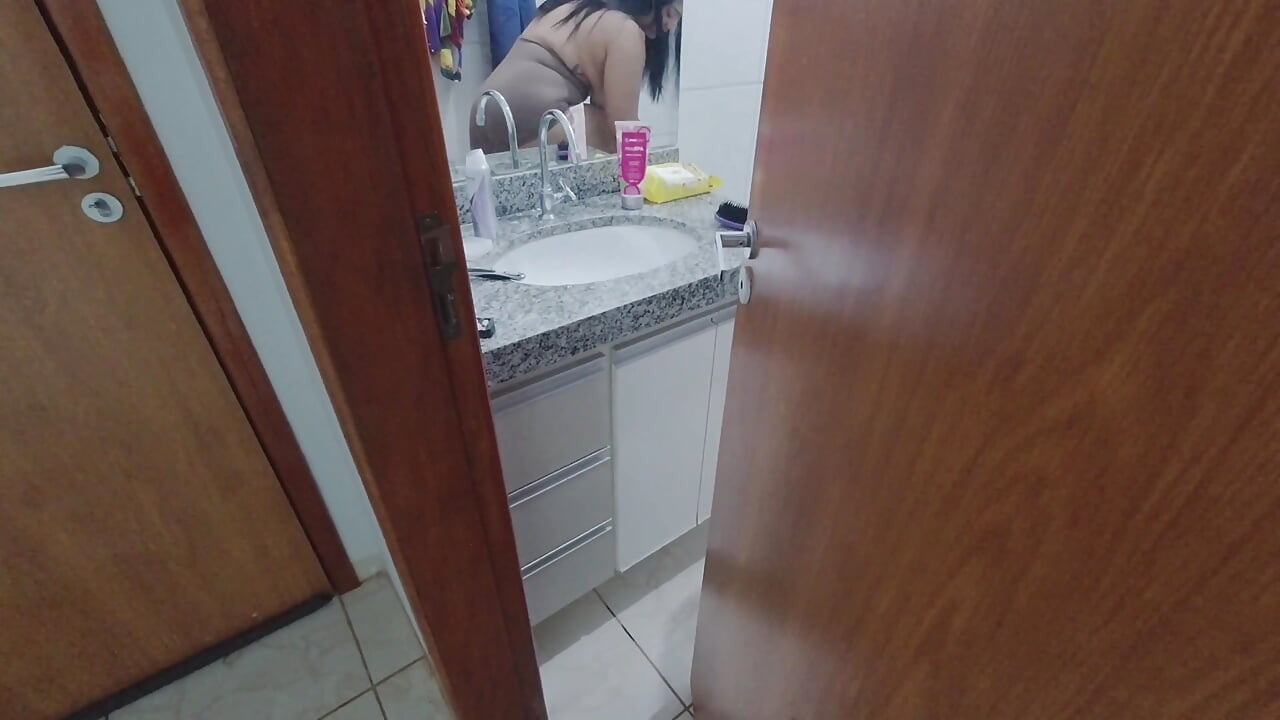 Camera on Hot Stepcousin in the Shower - I Can't Wait to Fuck Her