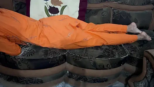 Дези трахает мою соседку после класса в ее комнате диван мокрые дырки Хардкор грубый минет раком и секс в стиле дези.