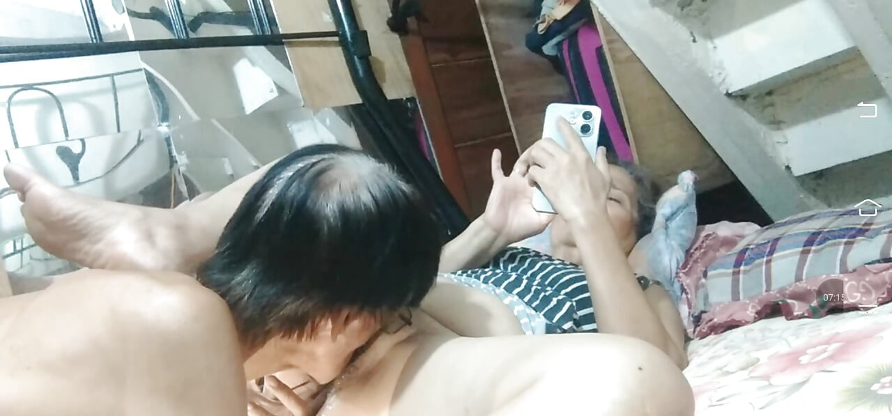 Eating to much her wet pussy so yummy until she s squirt