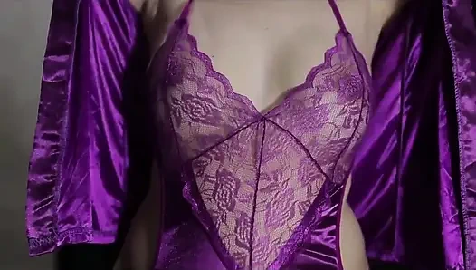 Gadis indonesia super mulus dengan lingerie satin lagi asik ngentot kontol