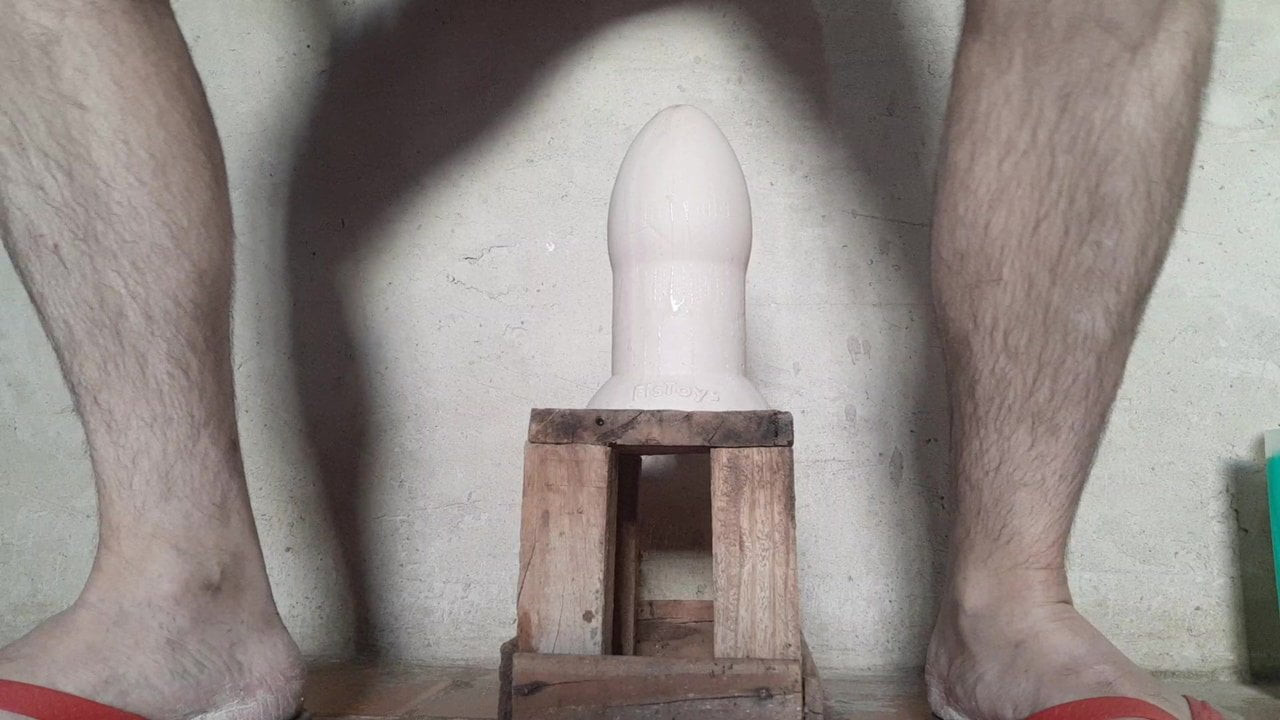 Big toy anal